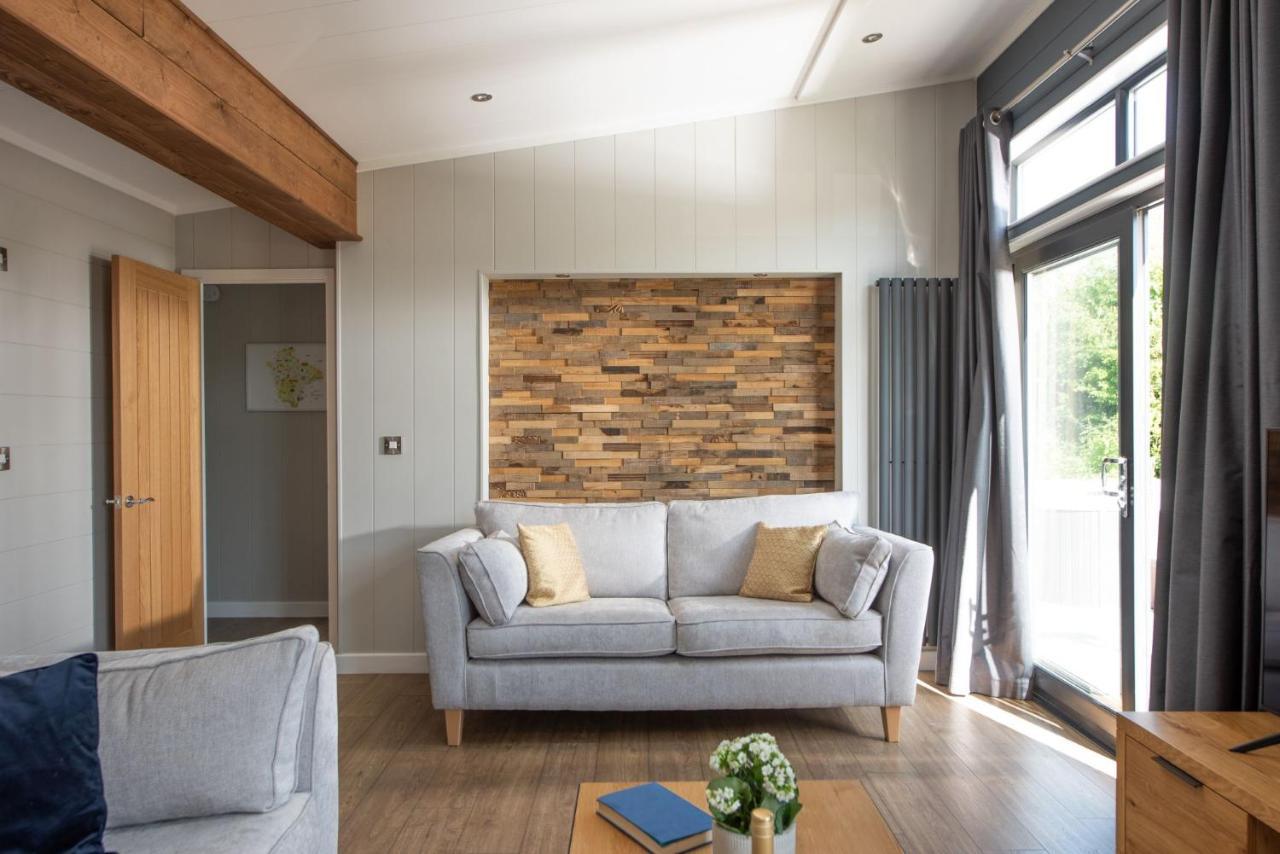 Primrose Lodge, 25 Roadford Lake Lodges Lifton Esterno foto