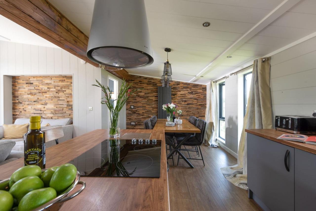 Primrose Lodge, 25 Roadford Lake Lodges Lifton Esterno foto