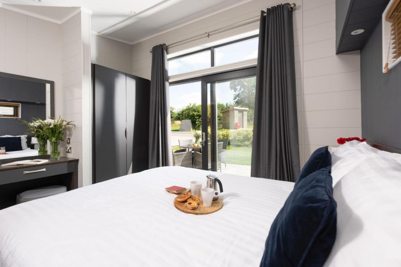 Primrose Lodge, 25 Roadford Lake Lodges Lifton Esterno foto